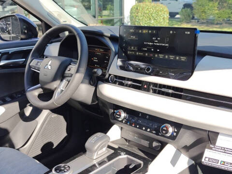 2025 Mitsubishi Outlander SEL