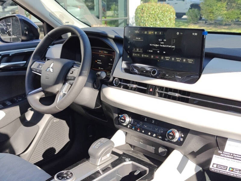 2025 Mitsubishi Outlander SEL