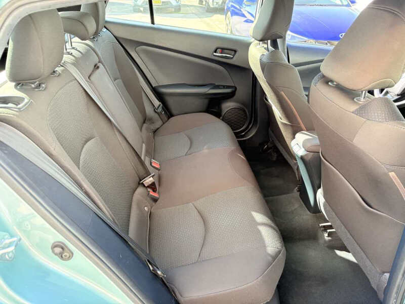 2022 Toyota Prius LE