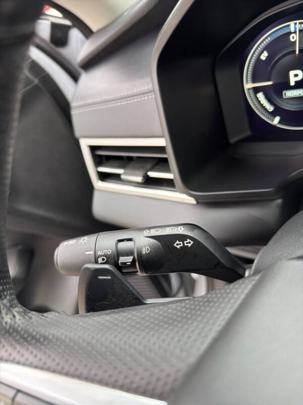 2025 Mitsubishi Outlander PHEV SE