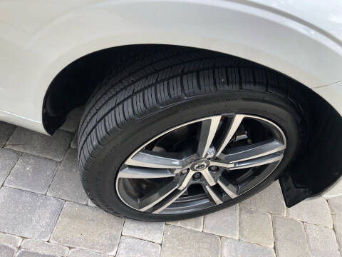 2019 Volvo XC60 T5 Momentum