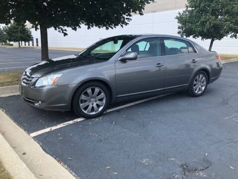 2005 Toyota Avalon for sale at Fuzzy Dice Motorz LLC in Batavia IL