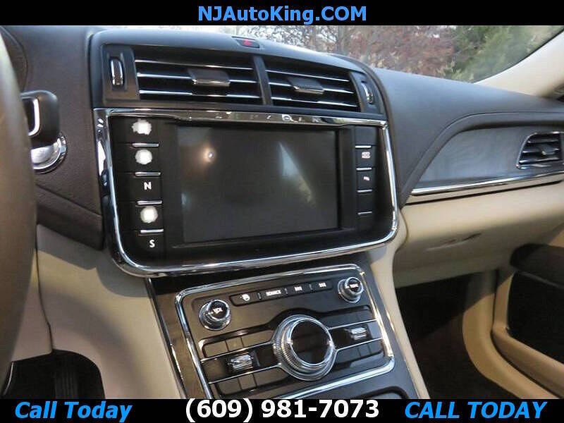 2018 Lincoln Continental Select