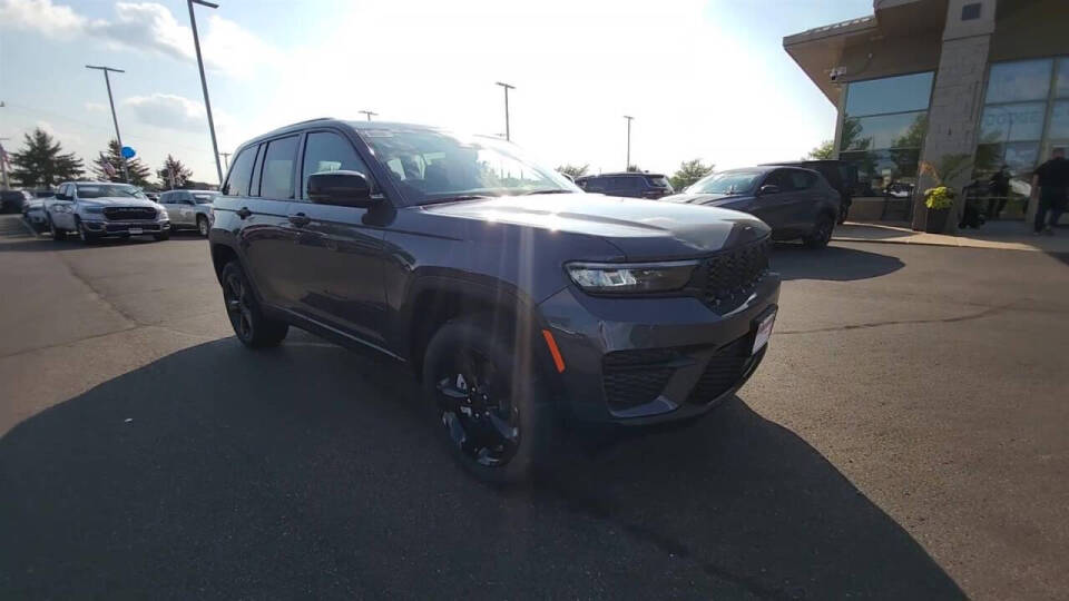 2024 Jeep Grand Cherokee for sale at Victoria Auto Sales in Victoria, MN