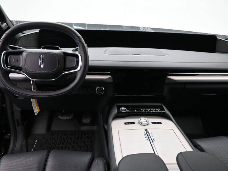 2025 Lincoln Navigator L Reserve