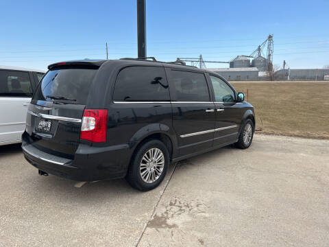 2013 Chrysler Town and Country for sale at Lanny's Auto in Winterset IA