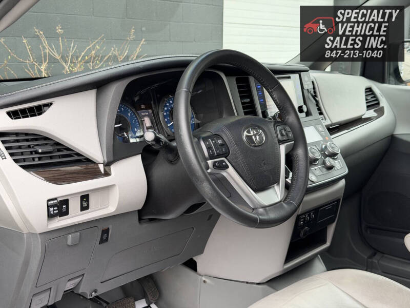 2017 Toyota Sienna XLE 8-Passenger