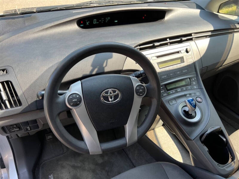 2011 Toyota Prius II photo 12