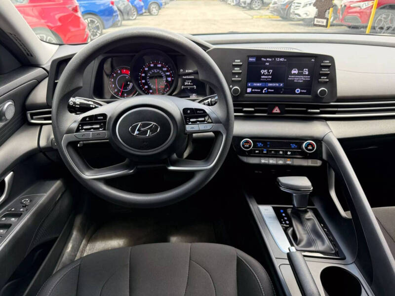 2022 Hyundai Elantra
