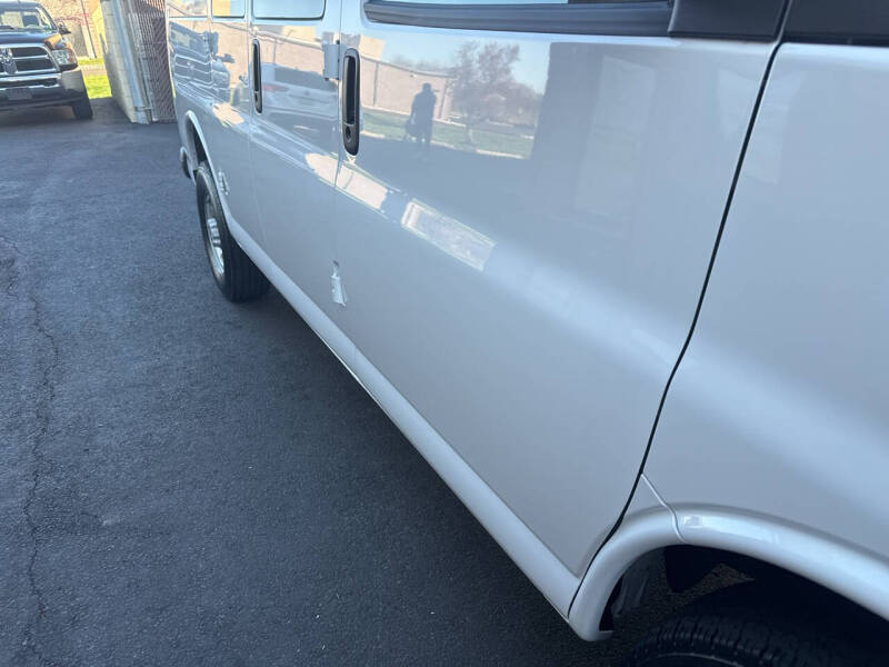 2024 GMC Savana 2500