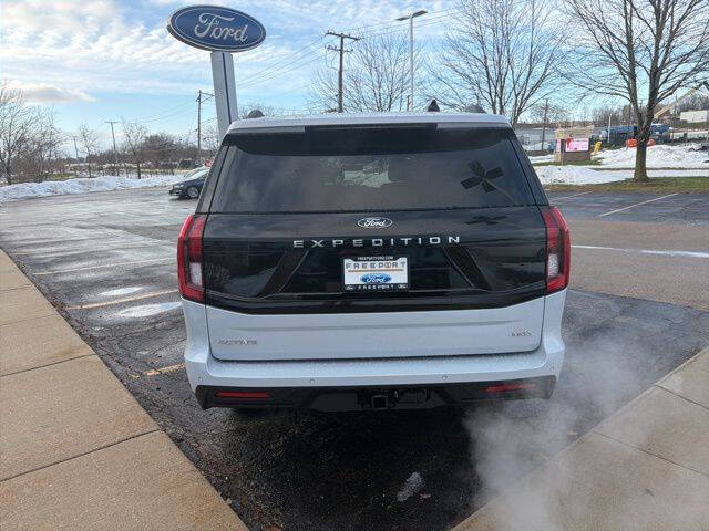 2026 Ford Expedition MAX Active
