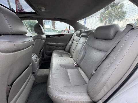 2004 Lexus ES 330