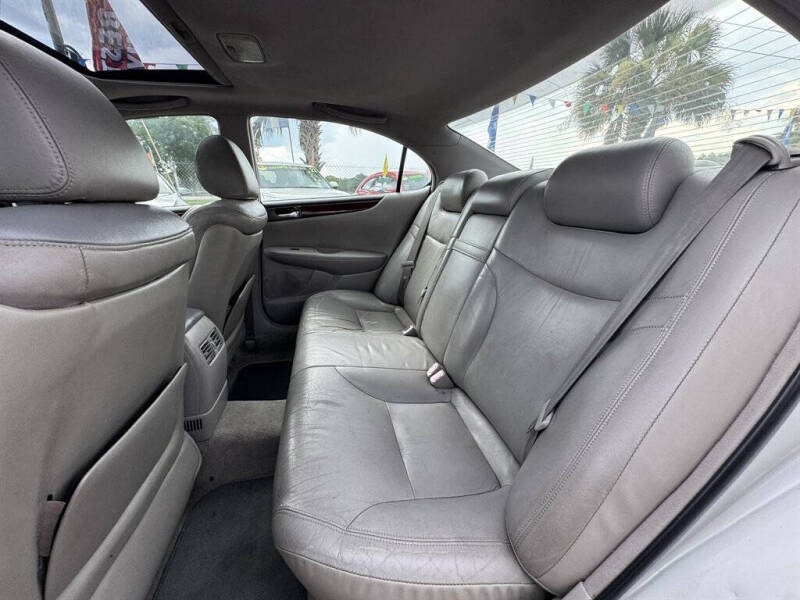 2004 Lexus ES 330