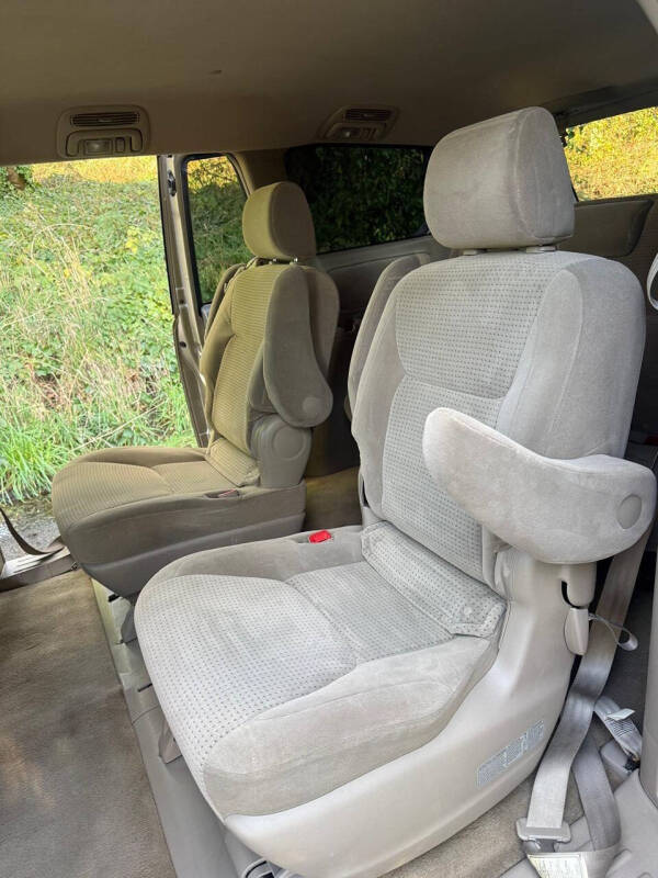 2006 Toyota Sienna LE 7 Passenger