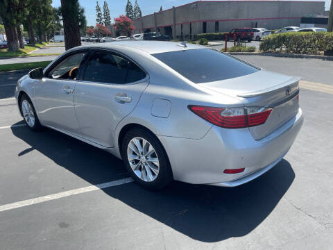 2013 Lexus ES 300h