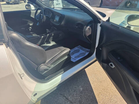 2016 Dodge Challenger SXT Plus