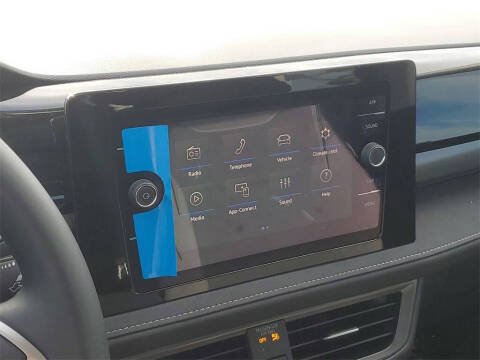 2025 Volkswagen Taos SE Black