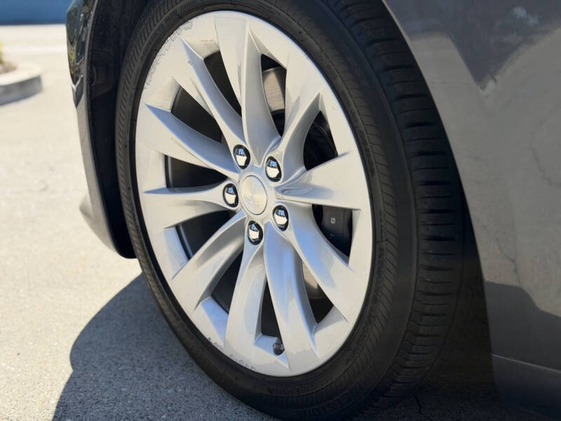 2017 Tesla Model S 90D