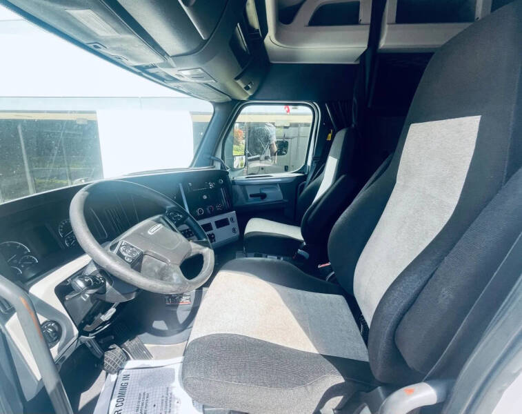 2019 Freightliner Cascadia