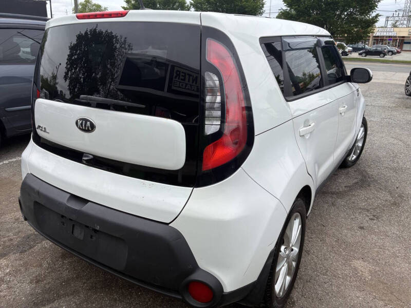 2014 Kia Soul +