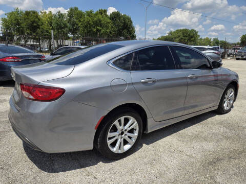 2016 Chrysler 200 LX