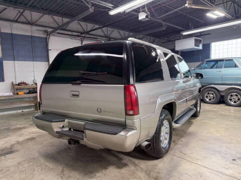 2000 Cadillac Escalade