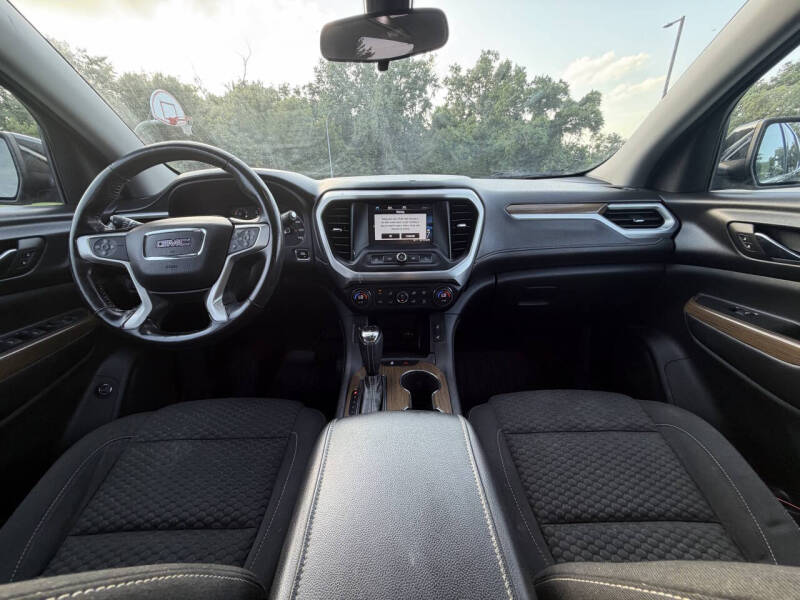 2017 GMC Acadia SLE-2