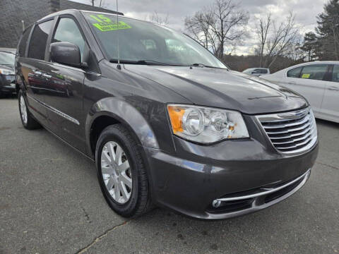 2015 Chrysler Town and Country for sale at Dracut's Car Connection in Methuen MA