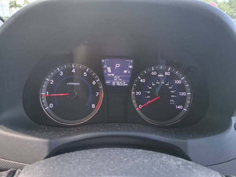 2013 Hyundai Accent SE