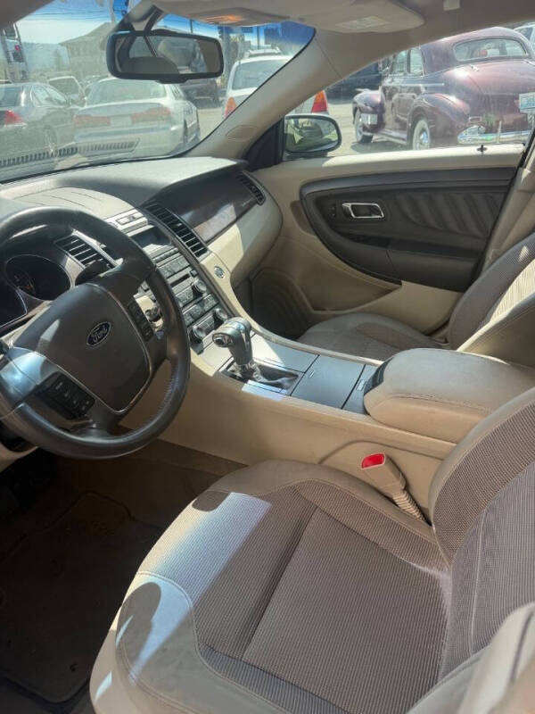 2010 Ford Taurus SEL