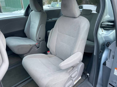 2017 Toyota Sienna L 7-Passenger