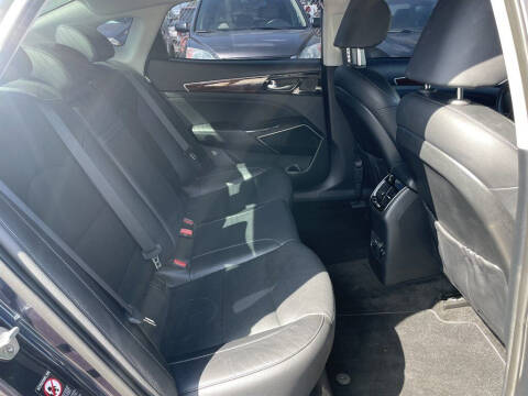 2017 Kia Cadenza Premium