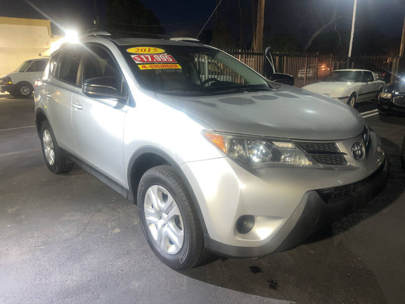 2015 Toyota RAV4 LE photo 2