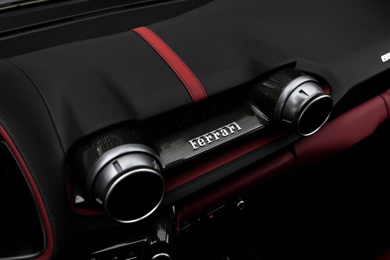 2020 Ferrari 812 Superfast 27