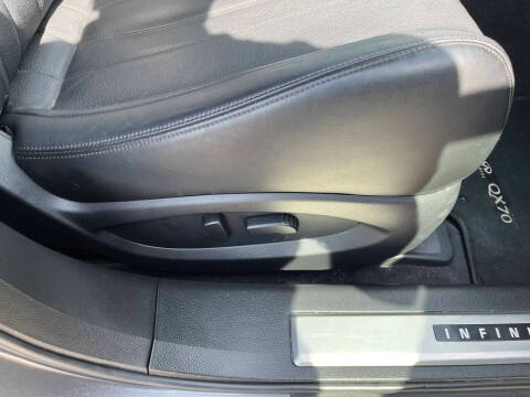2016 Infiniti QX70