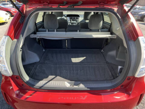 2012 Toyota Prius v Five