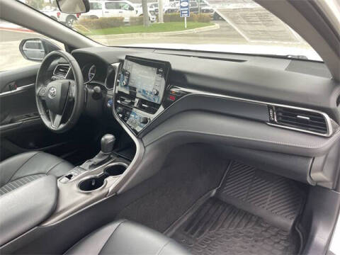 2023 Toyota Camry Hybrid SE Nightshade