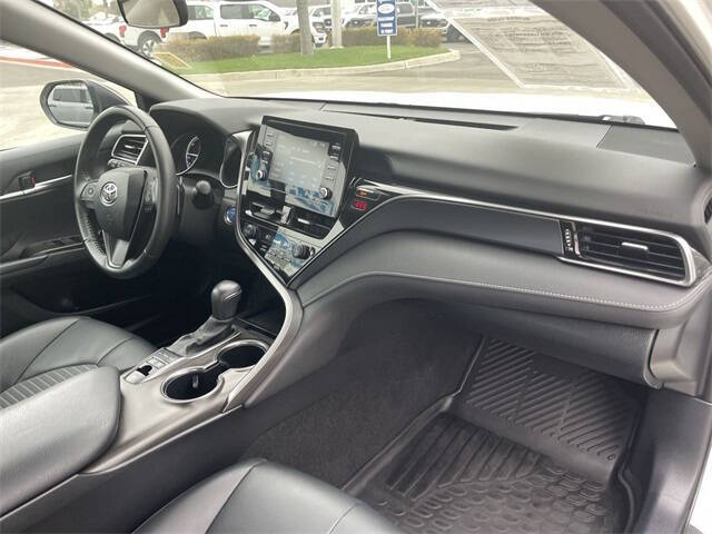 2023 Toyota Camry Hybrid SE Nightshade