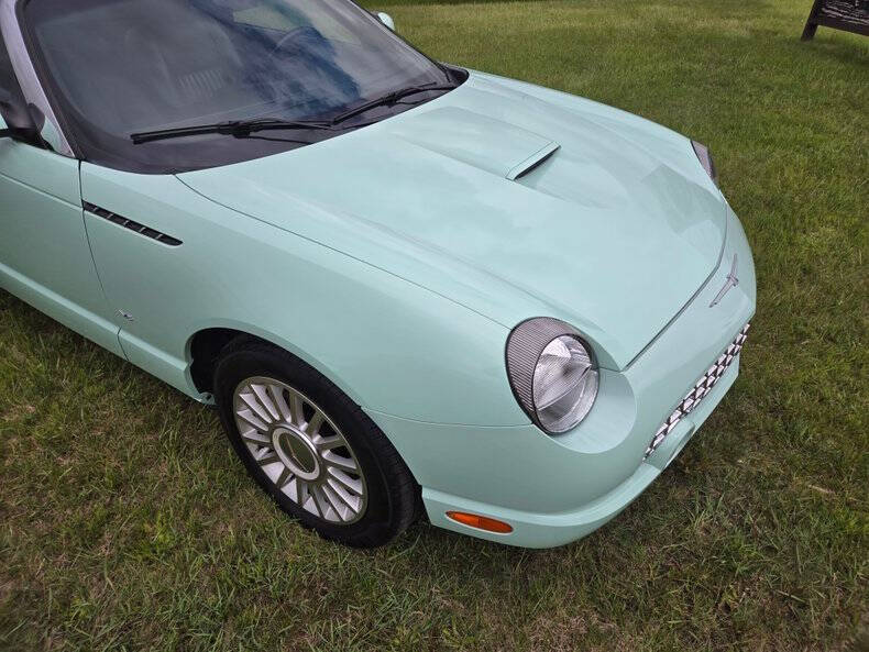 2004 Ford Thunderbird Deluxe