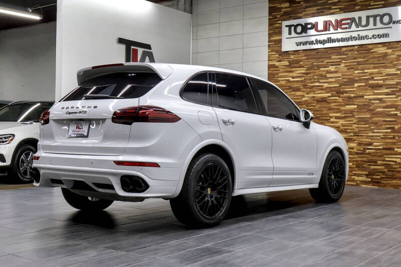 2016 Porsche Cayenne GTS