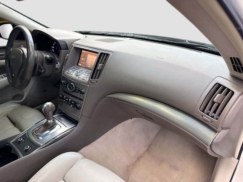 2011 Infiniti G37 Sedan Journey