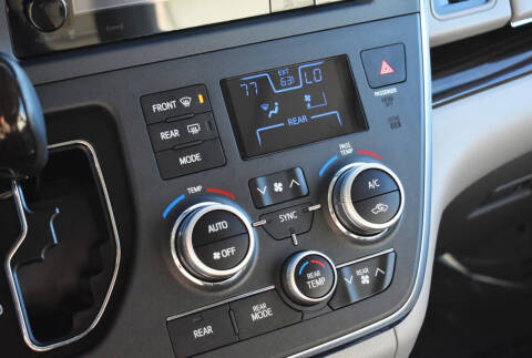 2016 Toyota Sienna XLE Premium 8-Passenger