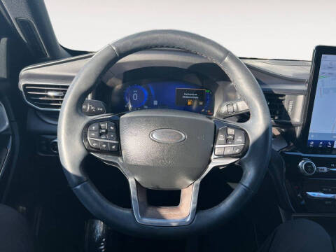 2023 Ford Explorer Hybrid Platinum