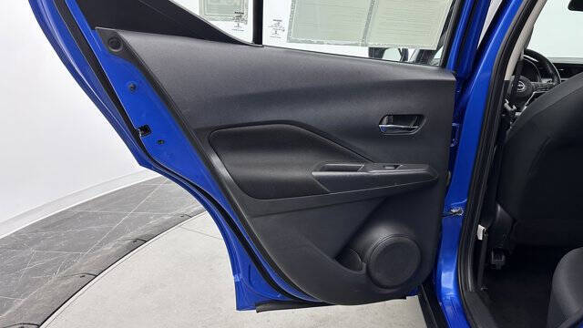 2022 Nissan Kicks SV