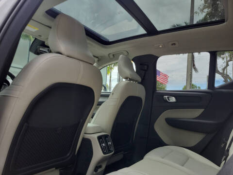 2026 Volvo XC40 B5 Plus