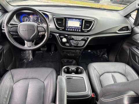 2020 Chrysler Pacifica Touring L Plus