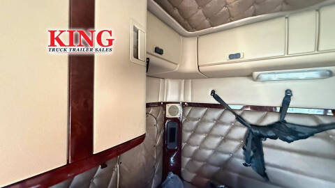 2022 Freightliner Coronado 122 SD