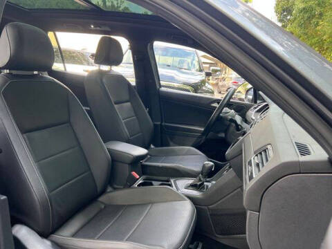 2021 Volkswagen Tiguan SE R-Line Black