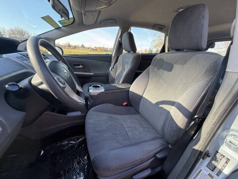 2014 Toyota Prius v Two