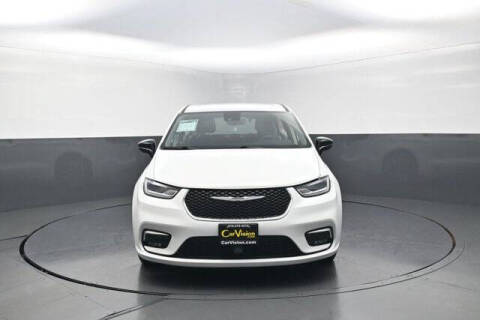 2024 Chrysler Pacifica Plug-In Hybrid Select